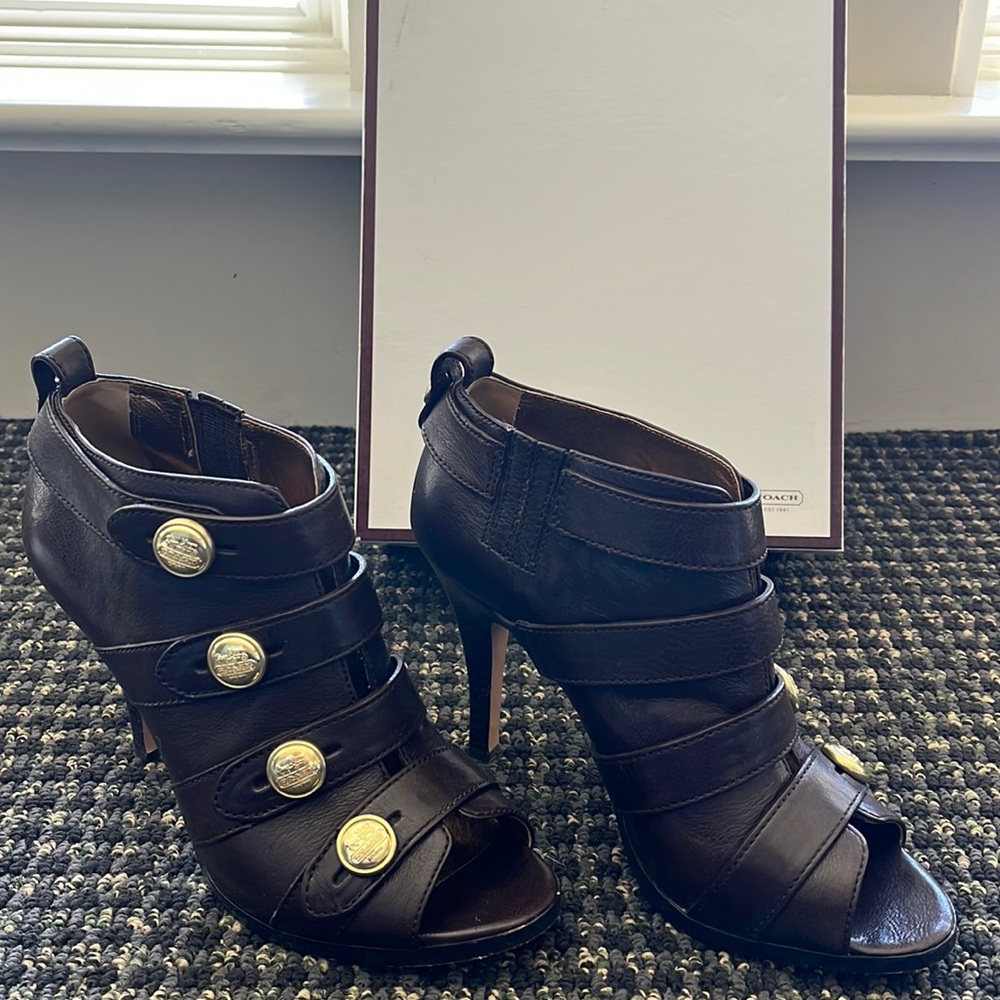 Coach shoe GREAT condition brown leather size 8.5